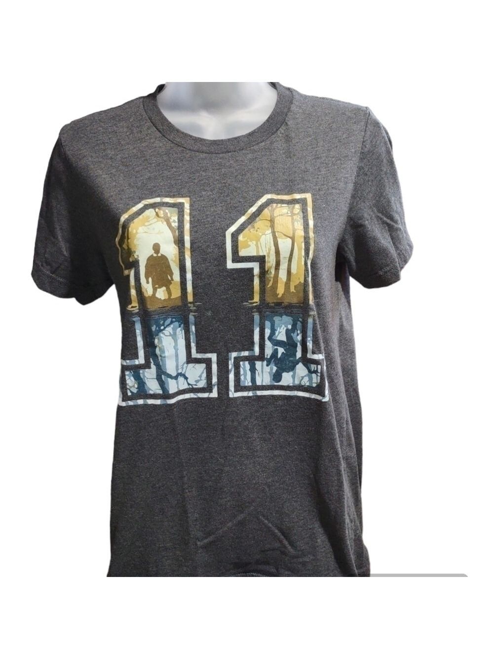 Canvas Graphic Tee Stranger Things Eleven Gray Small